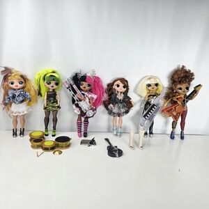 6 LOL SURPRISE OMG DOLLS WITH ACCESSORIES.